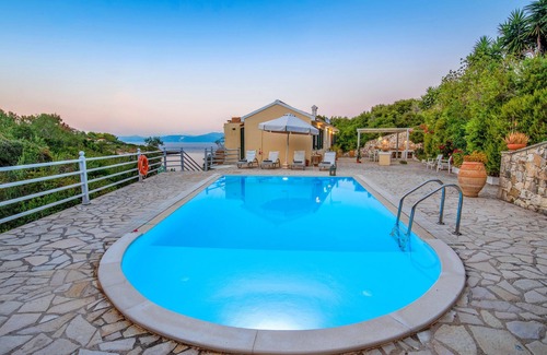 Katsimatika Villa | Beach House Sophia Paxos: Private Pool, Views, WiFi, Aircon