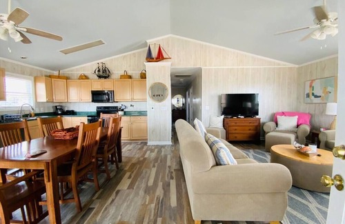 Long Beach House | *Beach House!*Views!*Steps to Ocean!*Amenities!