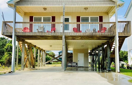 Long Beach House | *Beach House!*Views!*Steps to Ocean!*Amenities!