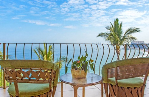 Amapas Villa | Beach House Villa - Private Beachfront 1 Bedroom
