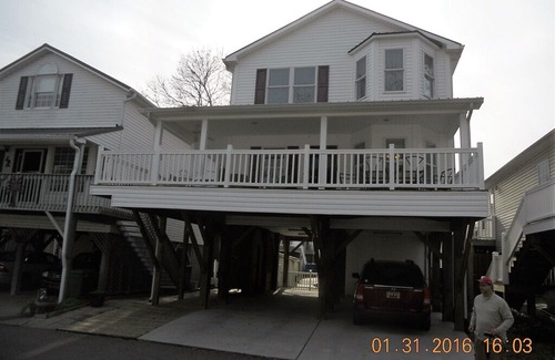 Myrtle Beach House | Beach House w/ golf cart, family friendly and pet friendly -WIFI too!!