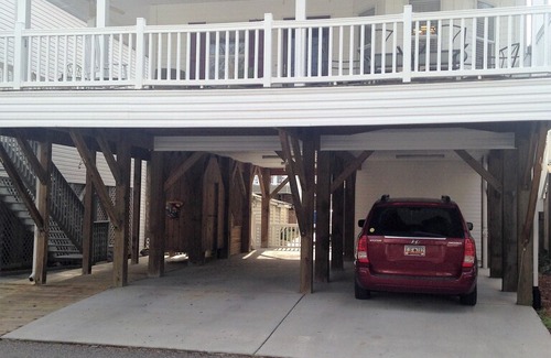 Myrtle Beach House | Beach House w/ golf cart, family friendly and pet friendly -WIFI too!!