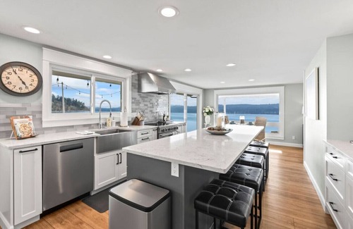 West Hills House | Beach house w/Kayaks & Game Room!