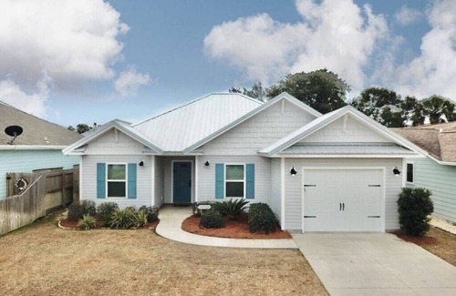 Riviera Beach House | Beach House w/heated Pool, Pet Friendly - 21yo & UP