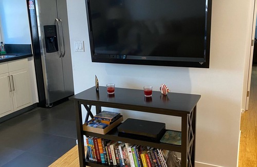 South Redondo House | Beach House Walking Distance from Pier