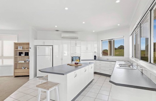 Anna Bay House | Beach House with beautiful Ocean Views and Amazing Sunsets!