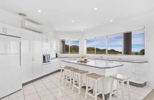 Anna Bay House | Beach House with beautiful Ocean Views and Amazing Sunsets!