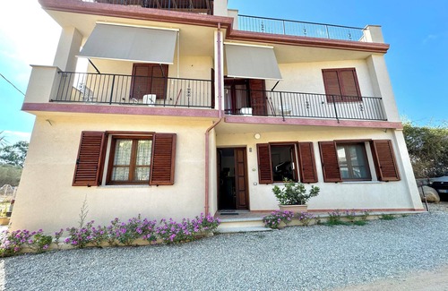 Torre di Bari Apartment | " Beach House with Terrace "
