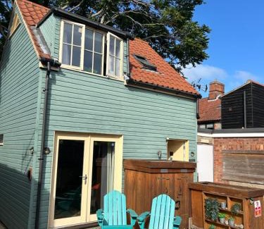 Sheringham House | Beach hut seaside cottage