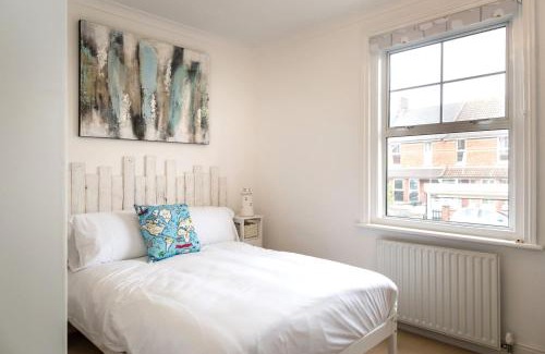 Eastbourne House | Beach in Reach