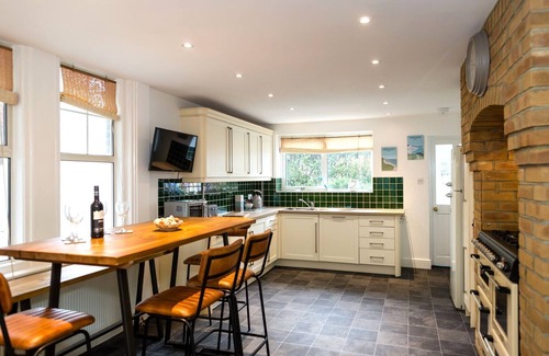 Eastbourne House | Beach in Reach - group house for up to 14 with sea views