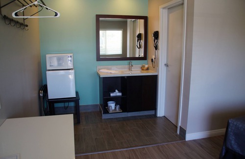 East Village Hotel | Beach Inn Motel