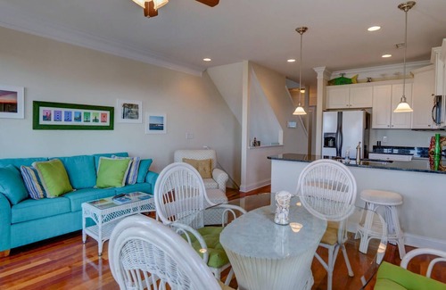 Surf City House | Beach is a 5 minute walk away and the most beautiful sunsets to end the day