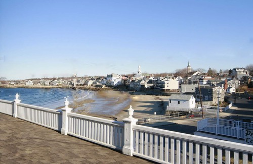 Rockport House | Beach & King - Stunning Ocean Views!