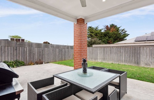 Indented Head House | Beach Life - Modern beach bound entertainment