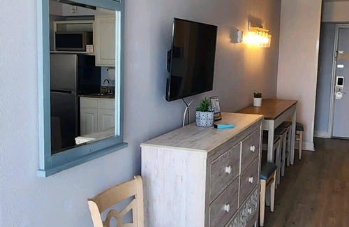 Myrtle Beach Apartment | Beach Life Resort Oceanfront Efficency Tides 504
