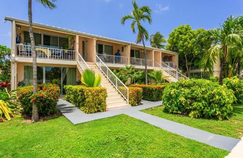 Seven Mile Beach House | Beach Living at Island Pine Villas BLP