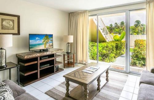 Seven Mile Beach House | Beach Living at Island Pine Villas BLP