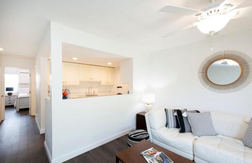 Seven Mile Beach Apartment | Beach Living at Seagull Condos BLMI