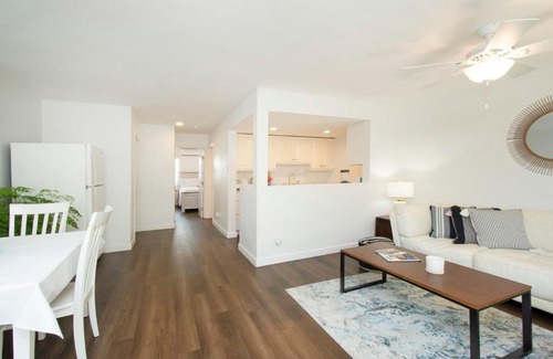 Seven Mile Beach Apartment | Beach Living at Seagull Condos BLMI