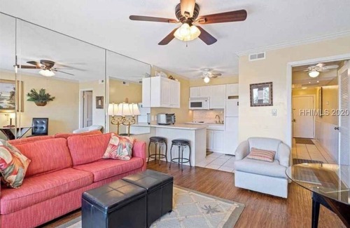 North Forest Beach Apartment | Beach location in the center of it all!