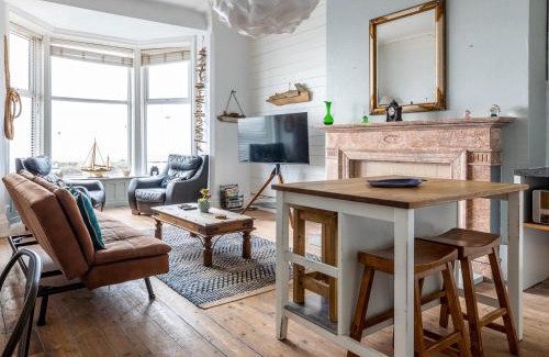 Lytham St. Anne's Apartment | Beach Lookout - SEA VIEWS