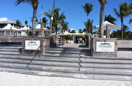 Grace Bay Apartment | Beach Monkeys Retreat! “Newly Renovated"