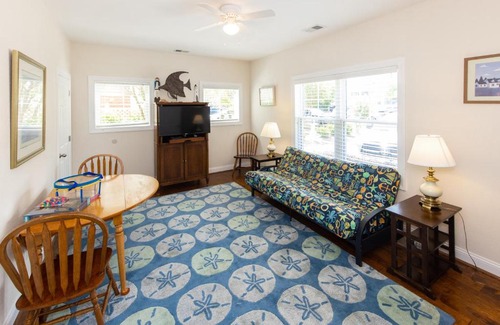 Northeast Virginia Beach House | Beach Music - North End VB
