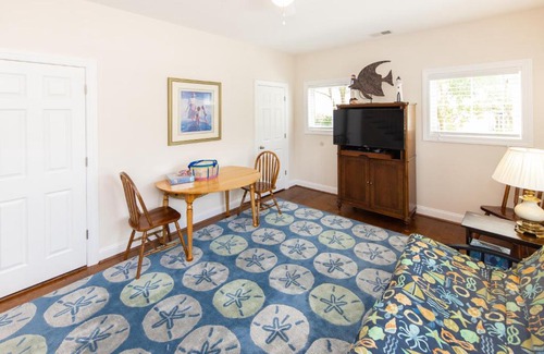 Northeast Virginia Beach House | Beach Music - North End VB