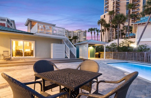Gulf Pines House | BEACH MUSIC - PRIVATE POOL- PRIVATE GATED BEACH- 5 BEDROOMS SLEEPING 12 !!