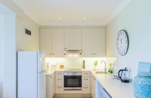 Selection Beach Cottage | Beach Music, Umdloti Beach, sea views. Airport 9.2km. Newly decorated. 5 Star