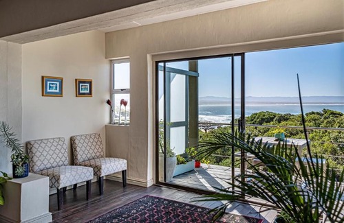 Jeffreys Bay House | Beach Music