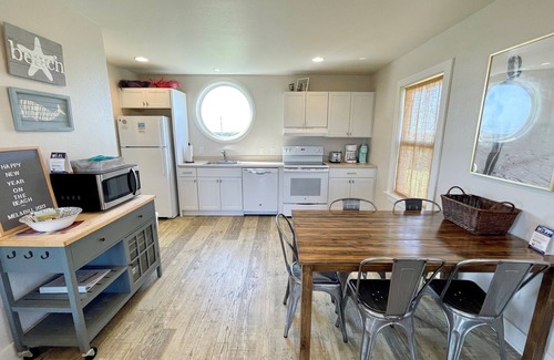 Ocracoke House | Beach Nut Bungalow: Two bedroom home in Pamlico Point