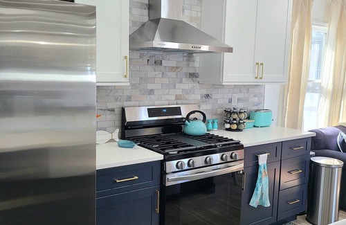 Point Pleasant Beach House | Beach Oasis! 2 Blocks to Beach/Hot Tub/Firepit/10 private passes/5BR/Balcony