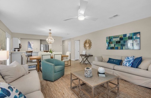 Navarre Beach Condo | Beach on a Budget | 💰 Affordable Pet-Friendly Condo + Steps to Beach 🐾