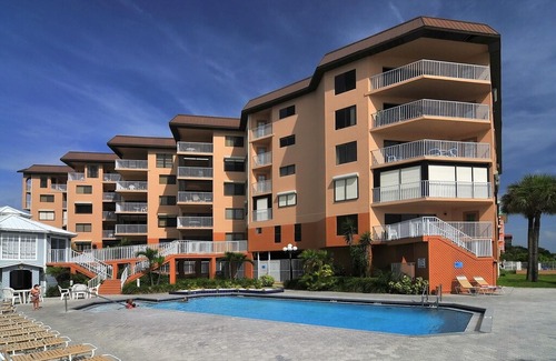 Indian Shores Condo | Beach Palms 409 in Indian Shores