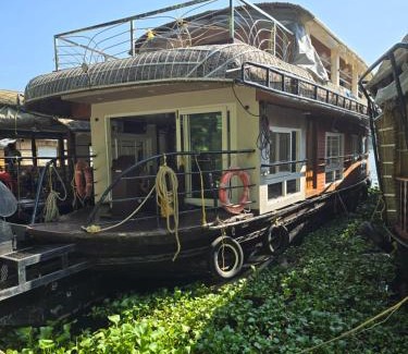 Alappuzha Boat Rental | Beach Paradise Day Cruise Houseboat