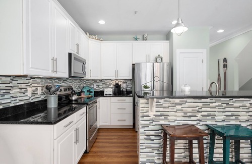 Midtown Ocean City House | BEACH PARADISE I - 4BR/3.5BA NEW GARAGE Townhouse with POOL in PRIME MIDTOWN OC!