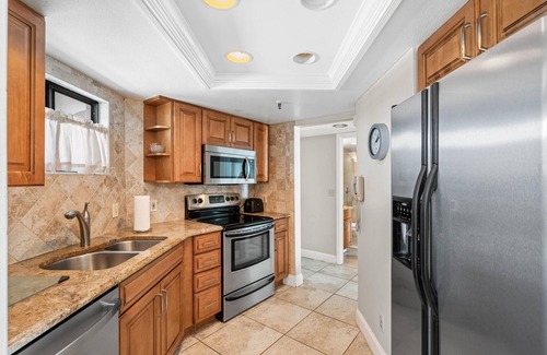 St. Pete Beach Condo | Beach Paradise | Ocean Views + Pool + Parking