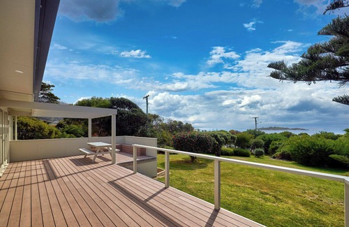 Bicheno House | Beach Path House - Freycinet Holiday Houses