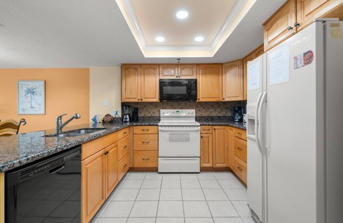 Madeira Beach Condo | Beach Place 507 3 BR Gulf Front