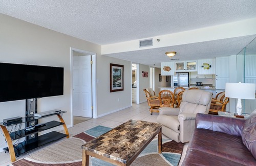 Madeira Beach Condo | Beach Place 511 3 BR Gulf Front