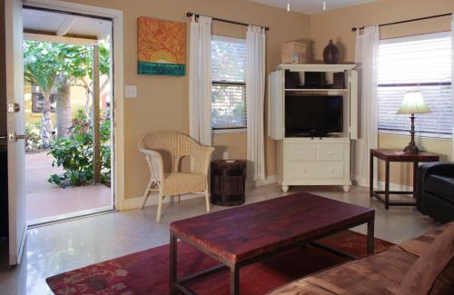 Cocoa Beach Apartment | Beach Place Guesthouses