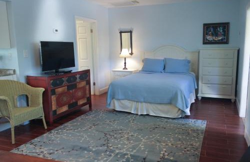 Cocoa Beach Apartment | Beach Place Guesthouses