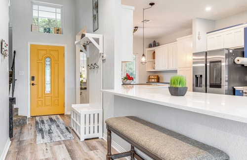 Point Venture House | Beach & Pool Access at Lake Travis Family Getaway!
