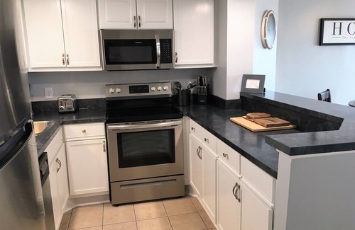 Myrtle Beach Condo | Beach-Pools-Relaxing-King Bed-Clean-Comfy-WiFi
