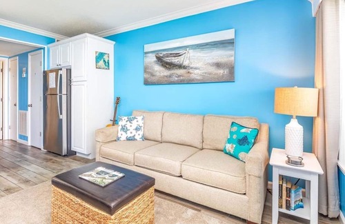 Tybee Island Condo | Beach Racquet A219 | Sunset Views, Steps to Beach