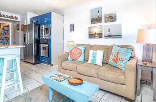Tybee Island Condo | Beach Racquet A330 | Community Pool + Beach Access