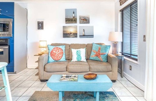 Tybee Island Condo | Beach Racquet A330 | Community Pool + Beach Access