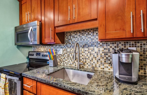 Kihei Condo | BEACH RESORT 10% DSCNT on 7 days Stay - Exquisite Renovated Condo